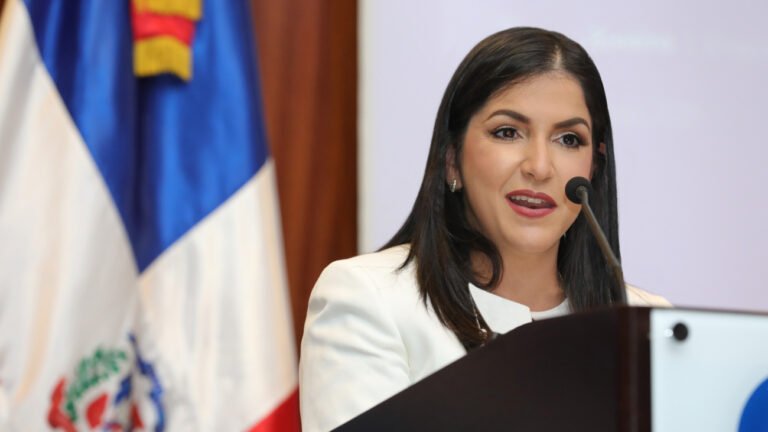 Exportaciones de abril de 2024 alcanzan un récord histórico con crecimiento interanual del 55 %