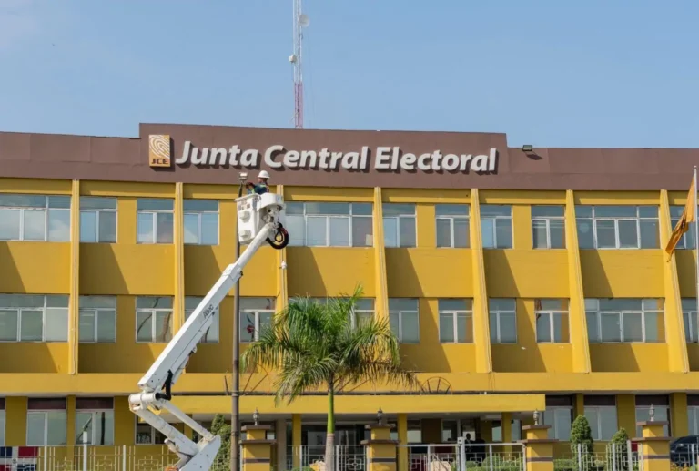 Edesur habilita doble circuito servirá de respaldo a centro de transmisión de datos de la JCE