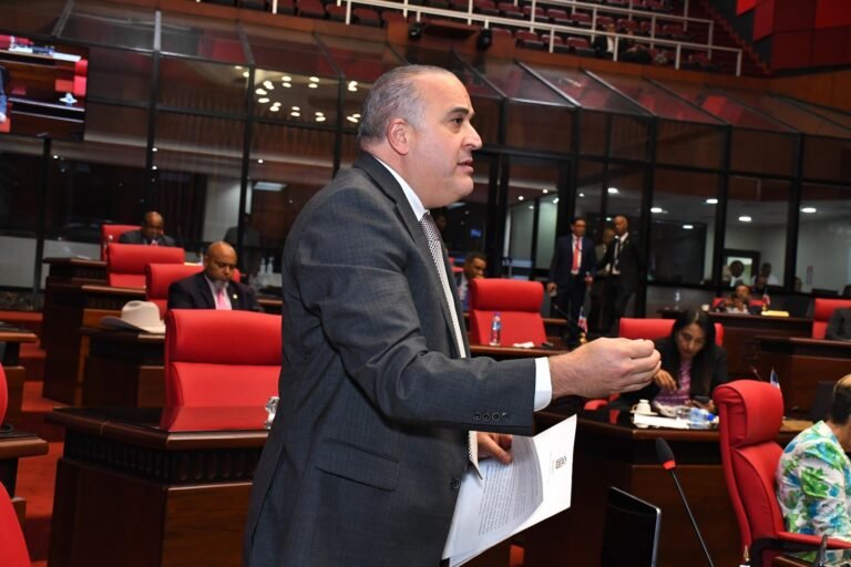 Senador Alexis Victoria apoya aprobación nuevo Código Penal; impulsará ley especial para despenalizar aborto