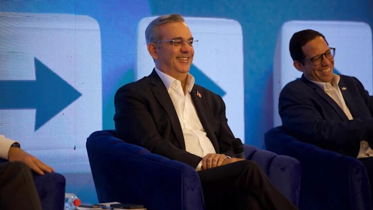 Presidente Abinader encabeza presentación de propuesta de reestructuración y racionalización de la administración pública