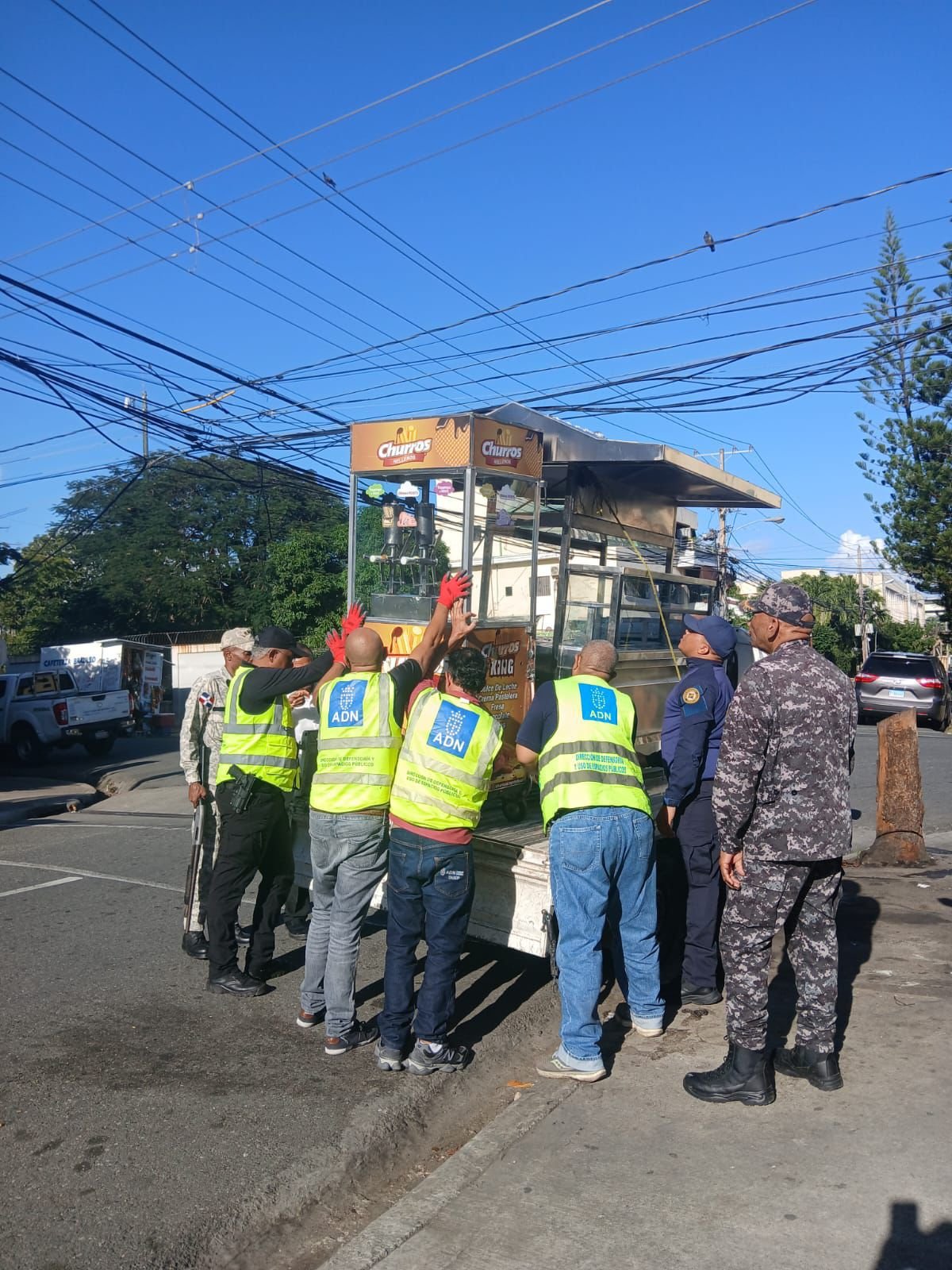 Alcaldía del Distrito Nacional recupera espacios públicos en la Zona Universitaria