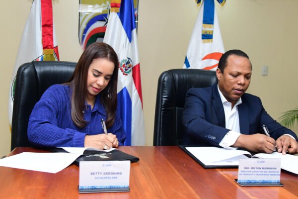 Intrant y Alcaldía de SDN acuerdan acciones para reordenar el tránsito en ese municipio