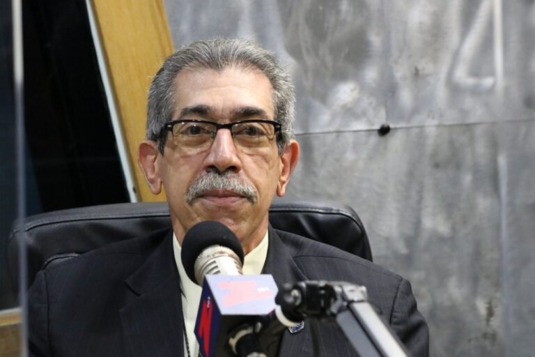 Asjana creará "Finca de Emprendimiento" y "Papel Cero" como parte de su gestión en UASD