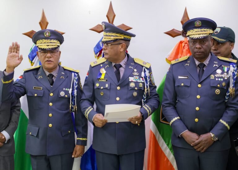 Director de la Policía Nacional posesiona al nuevo titular de la DIGESETT