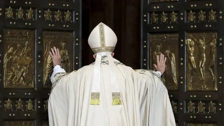 ¿Qué sigue tras la muerte del papa Francisco?