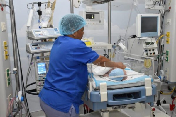 "RD logra cifras récord en reducción de mortalidad neonatal e infantil, según el SNS"