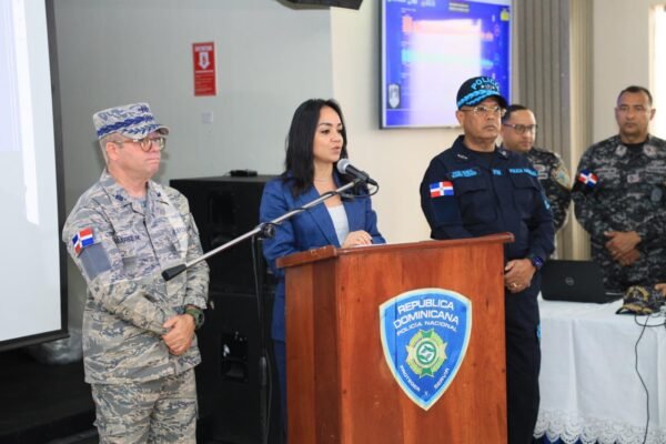 "Operativos de la Fuerza de Tarea Conjunta logran reducir robos, ejecutar más órdenes judiciales y confiscar un gran número de armas"