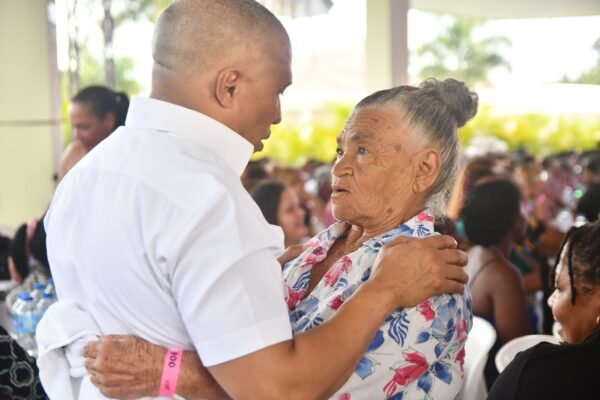 Diputado Joselito Echavarría celebra su tradicional fiesta a las madres de Santo Domingo Este