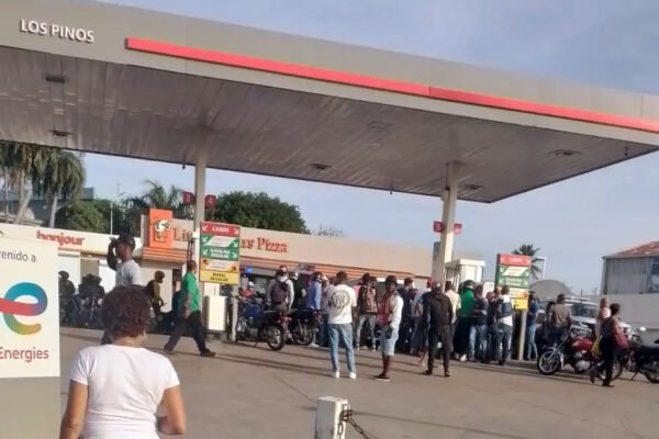 Investigan enfrentamiento que dejó dos fallecidos en estación de combustible de SDN