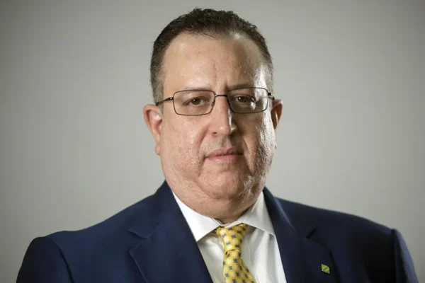 Abinader designa a exdirector de DGII en Gobierno del PLD como ministro de Hacienda