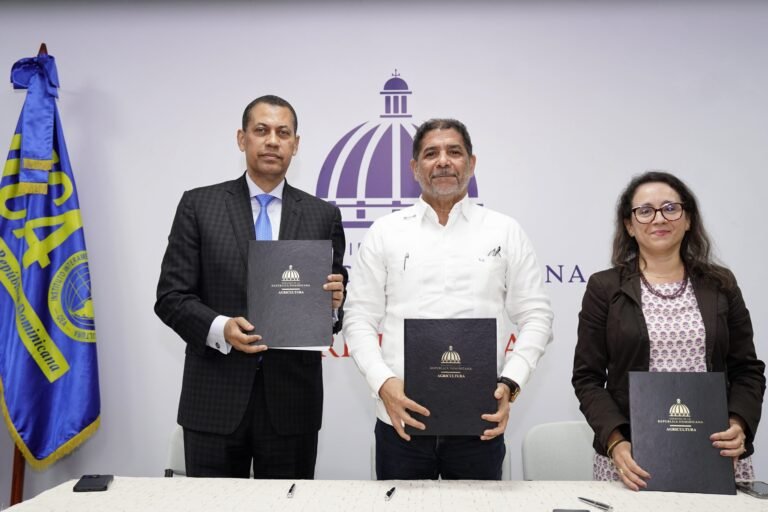 INDOTEL, Ministerio de Agricultura e IICA firman acuerdo impulsará digitalización agroalimentaria