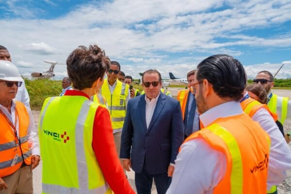 Ministro de la Presidencia y DA supervisan avances ampliación AILA
