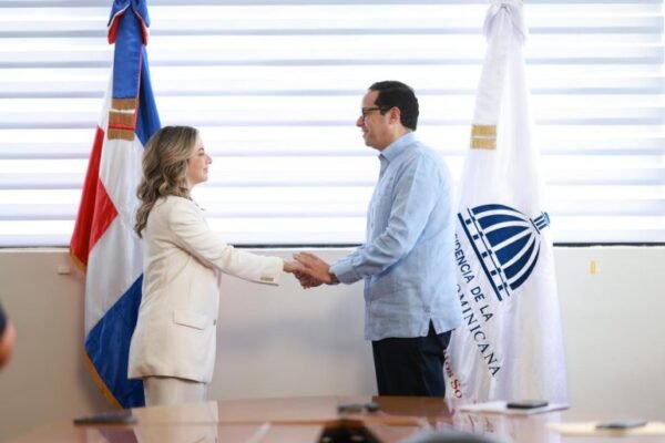 Gloria Reyes queda juramentada como directora de la nueva Dirección de Desarrollo Social Supérate
