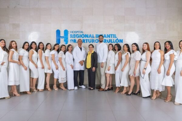 Hospital Infantil Dr. Arturo Grullón gradúa 20 nuevos especialistas en Pediatría y Cardiología Pediátrica