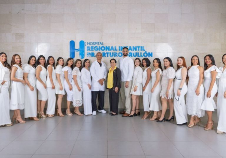 Hospital Infantil Dr. Arturo Grullón gradúa 20 nuevos especialistas en Pediatría y Cardiología Pediátrica