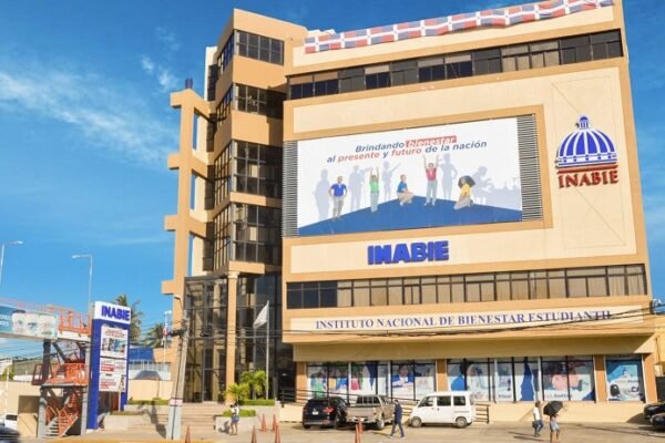 Detectan violaciones en procesos de licitación del INABIE