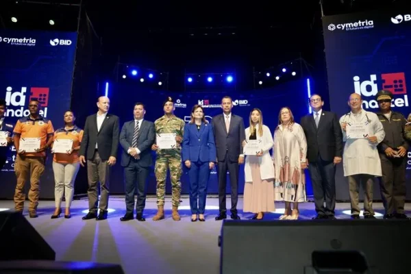 INDOTEL abre 30 mil becas gratuitas para impulsar futuro tecnológico del país