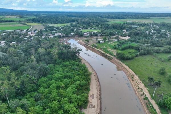INDRHI anuncia mantenimiento a sistema de riego en Bajo Yuna; coordina con regantes cierre de canal Aglipo I