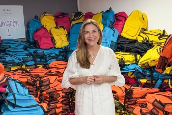 "Vuelve 'Plásticos por Escolares": Cambia botellas por mochilas y tabletas este 24 de agosto en el DN"