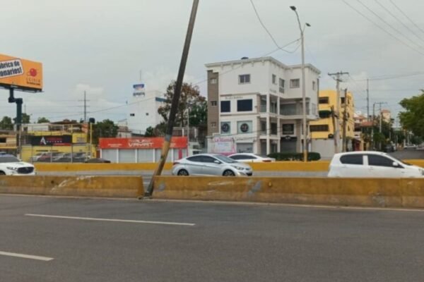 Mopc anuncia cierre del túnel de Las Américas por tres horas tras impacto a poste eléctrico