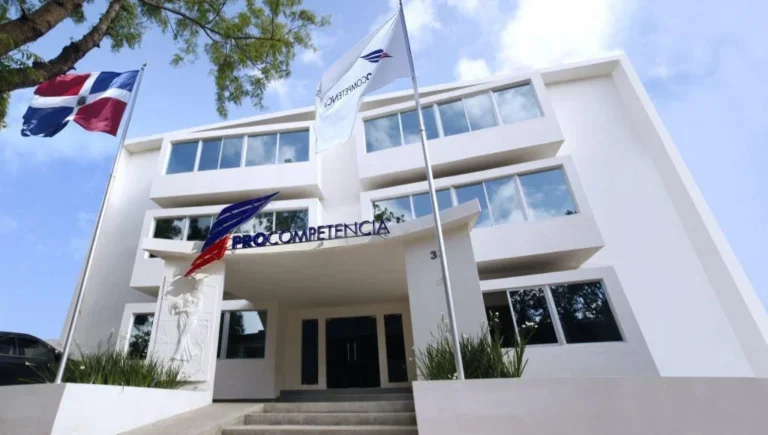 Investigan a cuatro suplidores por presunta colusión en licitación almuerzo escolar