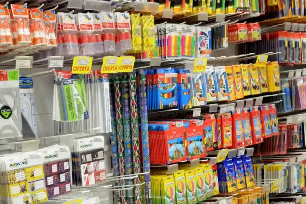 Pro Consumidor vigila venta de útiles escolares para evitar ofertas con publicidad engañosa