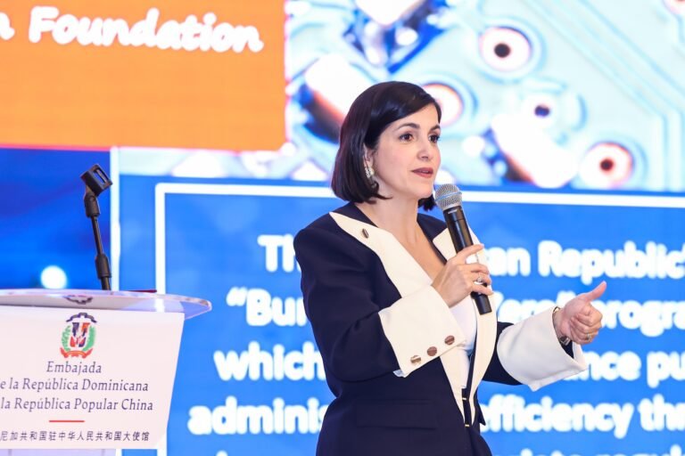 Dominicana presenta oportunidades de inversión en Foro de Negocios en Beijing