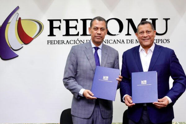Indotel y Fedomu promoverán en alcaldías educación sobre telecomunicaciones y gestión de infraestructura