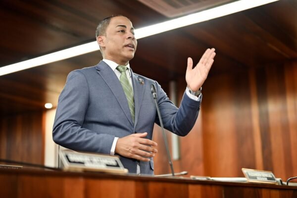 Regidor de Opción Democrática denuncia imposición del PRM para aprobar modificación de Plan Municipal sin discusión