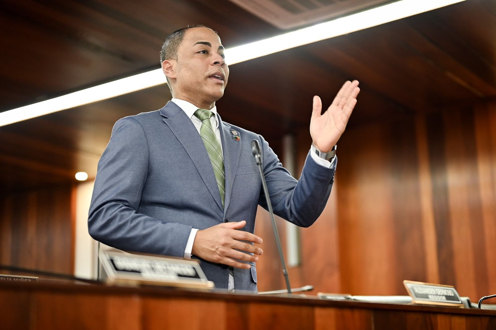 Regidor de Opción Democrática denuncia imposición del PRM para aprobar modificación de Plan Municipal sin discusión