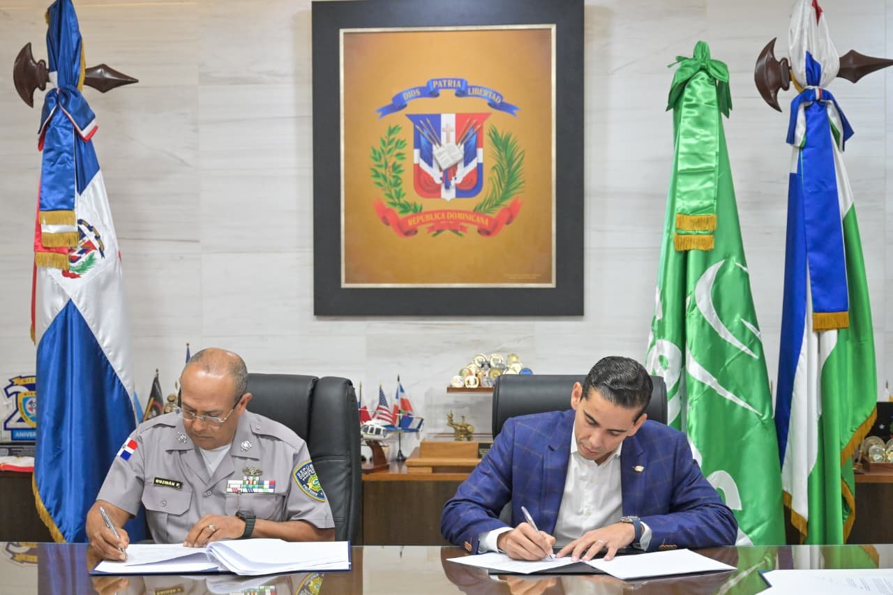 SeNaSa, PN y COREPOL firman acuerdo de Planes Complementarios en beneficio de pensionados y jubilados de la Policía Nacional