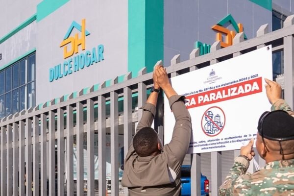 MIVED paraliza operaciones de plazas comerciales en el Gran Santo Domingo