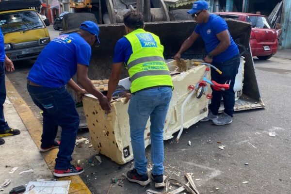 Alcaldía del Distrito Nacional recupera espacios públicos en Villa Consuelo