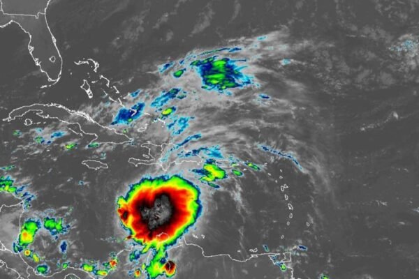 Melissa podría convertirse en huracán este jueves