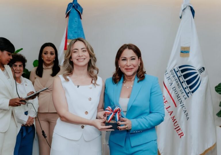 Gloria Reyes asume el Ministerio de la Mujer y sitúa la igualdad como base de la democracia